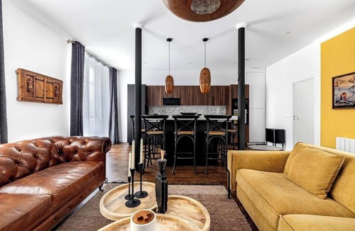 Quartier Saint-Ambroise Apartment | A MEMORABLE PARISIAN EXPERIENCE NEXT TO LE MARAIS - RUE ST SABIN