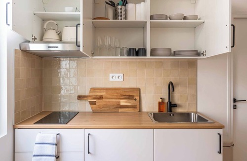 Quartier Sainte-Marguerite Apartment | A modern, renovated apartment near Metro Line 2