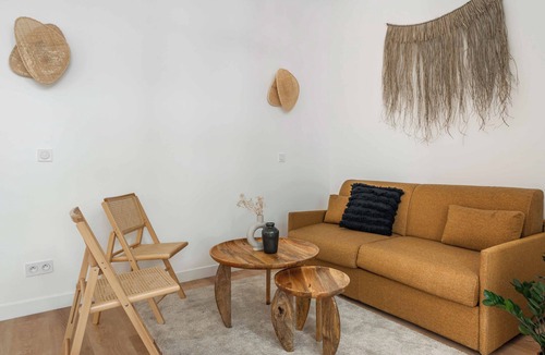 Quartier Sainte-Marguerite Apartment | A modern, renovated apartment near Metro Line 2