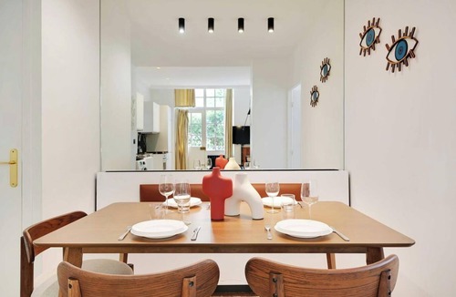 Notre-Dame-des-Champs Apartment | A REFINED & COMFORTABLE BASE IN D MOST CAPTIVATING NEIGHBOURHOODS-SAINT GERMAIN