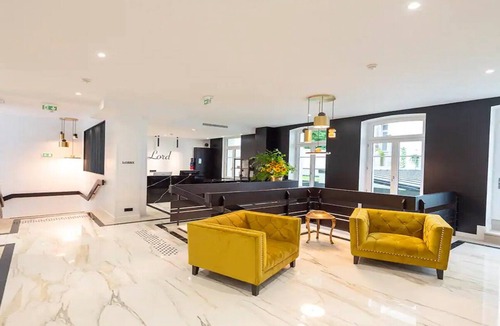 Faubourg-du-Roule Apartment | A STRIKIING & A STYLISH 6TH FLOOR CHIC PAD WITH SWEEPING VISTAS-CHAMPS ELYSEES
