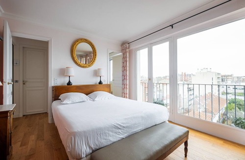 Centre Ville Apartment | A Study in Pink, by Veeve