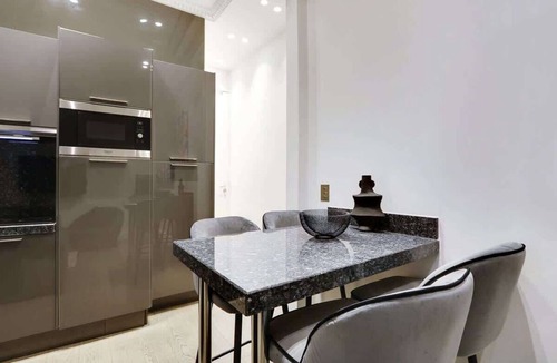 Chaillot Apartment | A Stunning 1-BR apartment in Champs Elysées