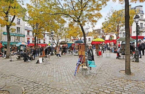 Montmartre Apartment | A Superb 2BR/2BA giving on Place du Tertre