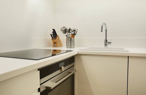 Odeon Apartment | A Superior 3-BR/3BA in Saint Germain