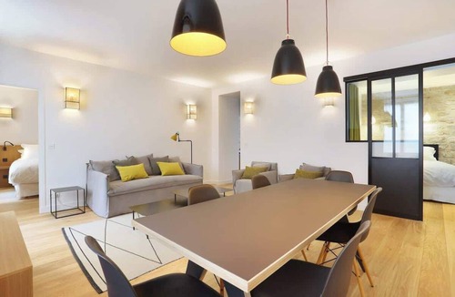 Odeon Apartment | A Superior 3-BR/3BA in Saint Germain