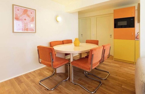 8th Arrondissement Apartment | A Vintage 2-BR/2BA with Services - Champs-Elysées