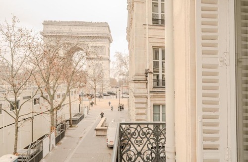 Chaillot Apartment | AC 3bds Apt with arc de triomphe view & terrace