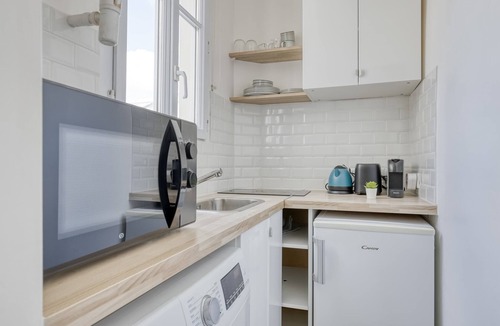 Grenelle Apartment | Adorable Studio next to The Eiffel Tower-Mid Terms