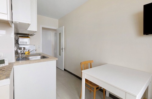 Batz-sur-Mer Apartment | Ajoncs Apartment – Seafront Terrace, Parking, Côte Sauvage