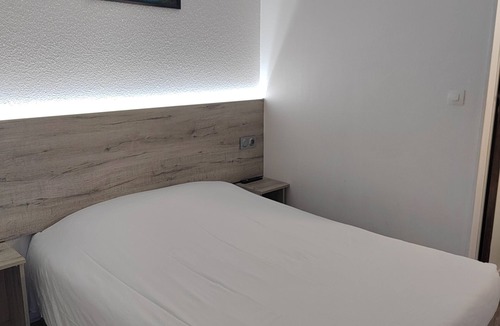Bouafle Hotel | Alpha Hotel