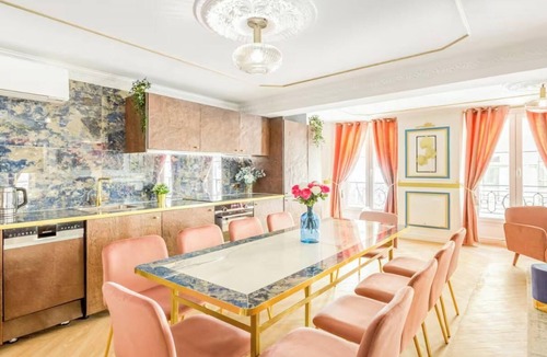 Quartier du Mail Apartment | AN AUTHENTIC PARISIAN LIVING BETWEEN THE LOUVRE & VIBRANT MARAIS -RUE D'ABOUKIR