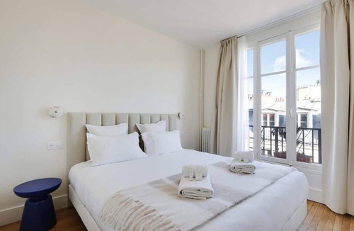 5th Arrondissement Apartment | An Elegant 1-BR in St-Michel Notre-Dame