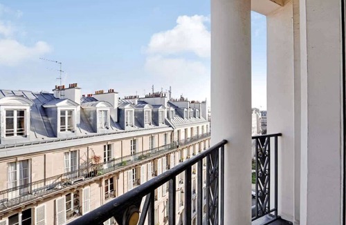 5th Arrondissement Apartment | An Elegant 1-BR in St-Michel Notre-Dame