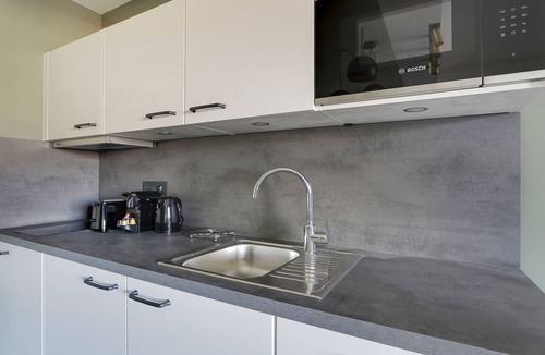 Combat Apartment | An Elegant 2-BR/2-BA in Parc des Buttes-Chaumont