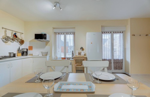Saint-Benoit-des-Ondes Apartment | Apartment 'Grain De Vanille' with Private Terrace and Wi-Fi