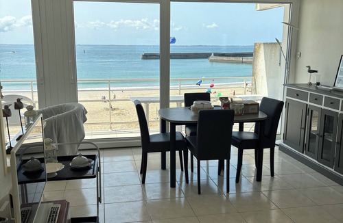 Quiberon Apartment | Apartment facing the large beach