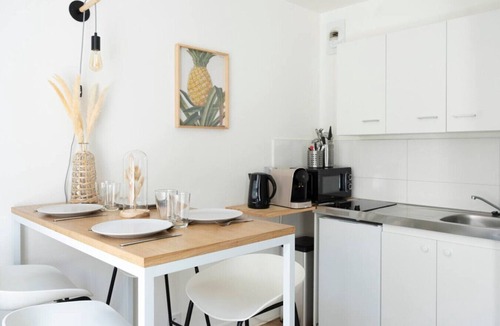 Haie Vigne Apartment | Apartment in a picturesque neighborhood