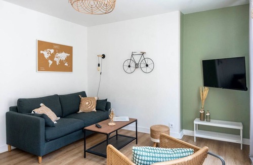 Haie Vigne Apartment | Apartment in a picturesque neighborhood