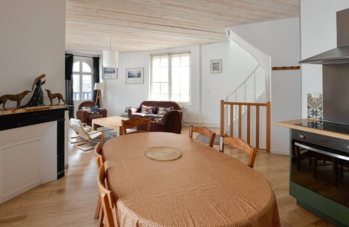 Le Crotoy Apartment | Apartment “La Pointe Du Crotoy” – Sea View, Family Friendly, Steps from the Beach