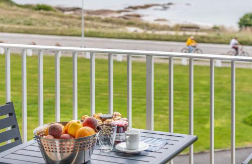 Quiberon Apartment | Apartment Les Trois Iles-9 by Interhome