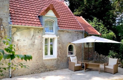 Saint-Come-du-Mont Villa | Apartment 'Maison Lafosse' with Shared Terrace and Shared Garden