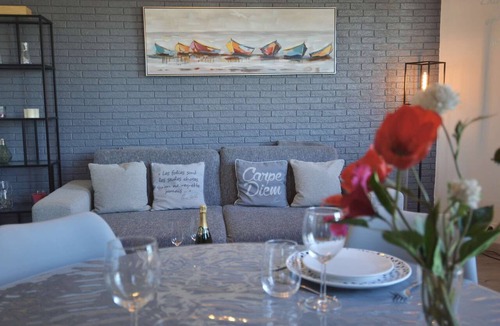 Courseulles-sur-Mer Apartment | Apartment near port center and beach - Sea view