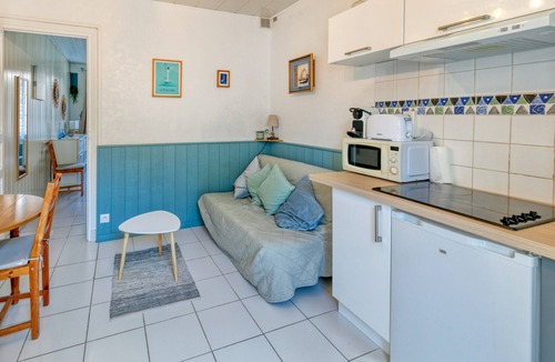 Le Pouliguen Apartment | Apartment 'Nid Douillet' with Wi-Fi