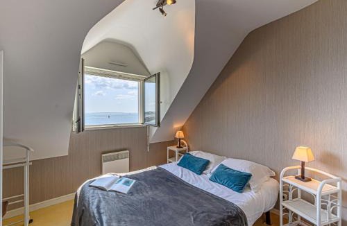 Quiberon Apartment | Apartment Résidence Villa Des Iles by Interhome