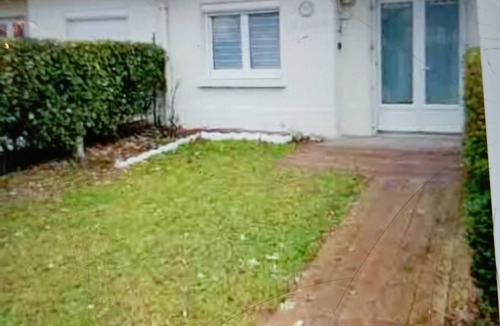 Bernieres-sur-Mer Apartment | Apartment with garden 50 m from the landing beaches