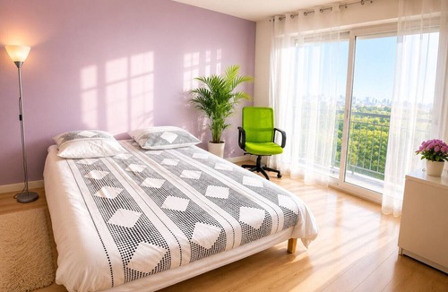 Saint-Nazaire Apartment | Apartment with balcony, near beach & center