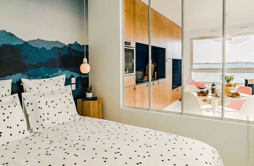 Larmor-Plage Apartment | Apartment with magnificent SEA VIEW, refurbished, feet in the water
