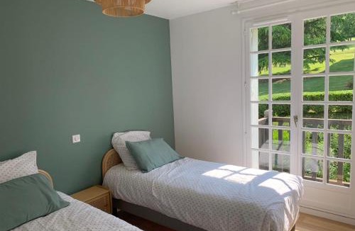 Villers-sur-Mer Apartment | Apartment with swimming pool - near train station