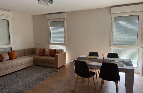 Miroir - Batignolles Apartment | Apparemment confortable et lumineux