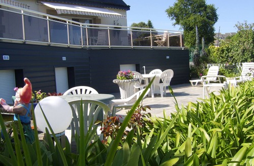 Ploubazlanec Apartment | appart beautiful sea view, flowered terrace 3km from Brehat Island with spa