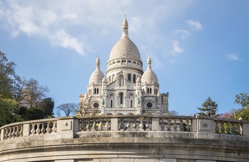 Quartier de Rochechouart Apartment | Appartement 2 Pièces Montmartre