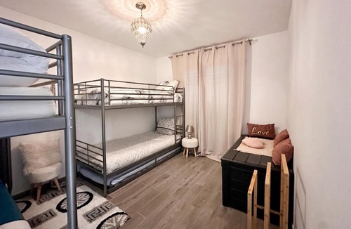 Freneuse Apartment | Appartement avec balcon à Freneuse - 54 m²