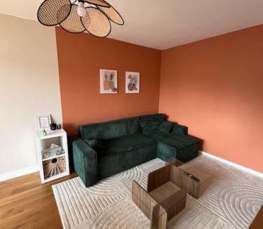 Beaulieu - Maladrerie - Saint-Paul Apartment | Appartement chaleureux, ensoleillé avec parking gratuit