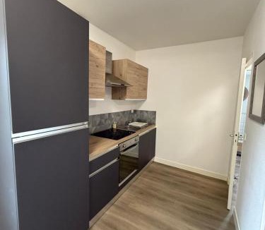 Bricquebec-en-Cotentin Apartment | Appartement cosy Bricquebec