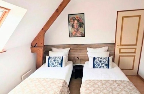 Dol-de-Bretagne Apartment | Appartement cosy & terrasse ensoleillée