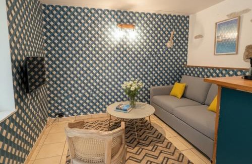 Pont-l'Abbe Apartment | Appartement en centre-ville place du marché