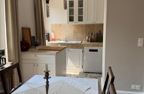 Saint-Pierre-d'Autils Apartment | Appartement 1er étage dans maison de maître