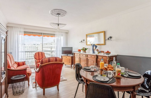 Clichy Apartment | Appartement Leroy, balcon - Welkeys