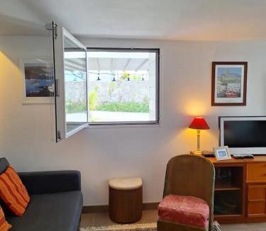 Agon-Coutainville Apartment | Appartement moderne avec terrasse - proche mer