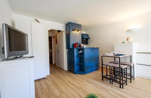 La Baule-Escoublac Apartment | Appartement plage Benoit, 80m de la mer, jardinet 8