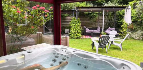 Soucelles Apartment | Appt dans maison d'architecte, Spa, Piscine & jardin