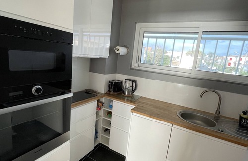 Pontaillac Apartment | Apt 4 pers, air conditioning, sea view, parking, tennis court