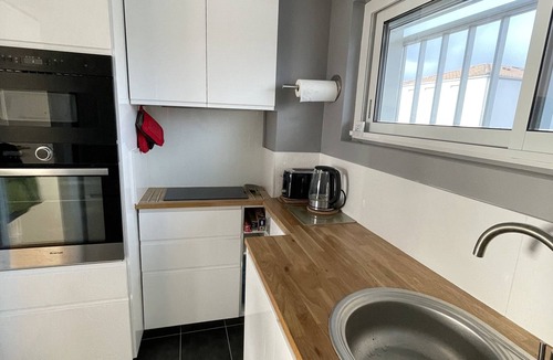 Pontaillac Apartment | Apt 4 pers, air conditioning, sea view, parking, tennis court