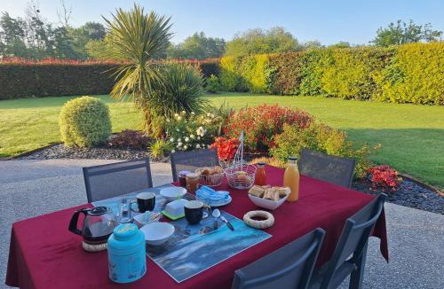 Poilley Bed & Breakfast | Arbre du voyageur