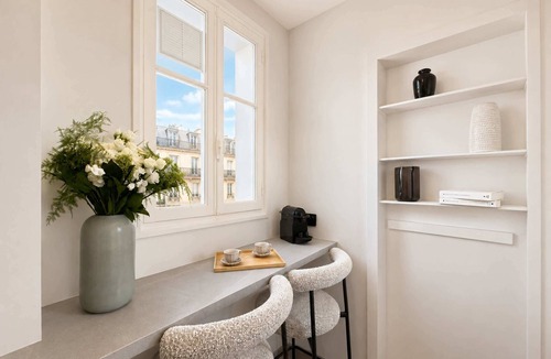 Chaillot Apartment | Arc de Triomphe stunning property with lift